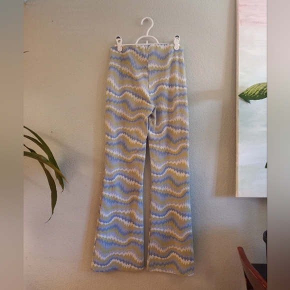 Urban Outfitters Bryn Pull On Comfy Cozy Retro 70's Wavy Print Woven Flare - Picture 2 of 4
